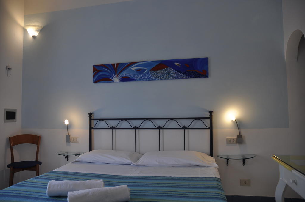 Il Mediterraneo - Adults Only Ponza Habitación foto